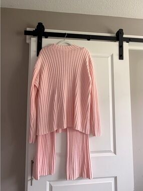Cozy Ribbed Knit Sweater in Light Pink